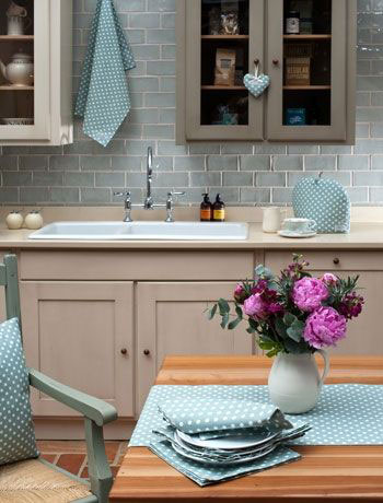 What Colours Go With Duck Egg Blue, What Colour Goes With Duck Egg Kitchen